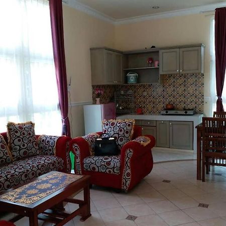 Villa Nils Cianjur Exteriér fotografie